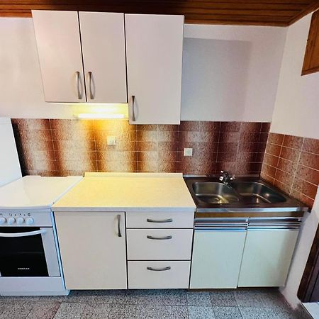 Sea Breeze Apartments With Private Beach And Boat Anchorage Stara Novalja Room photo