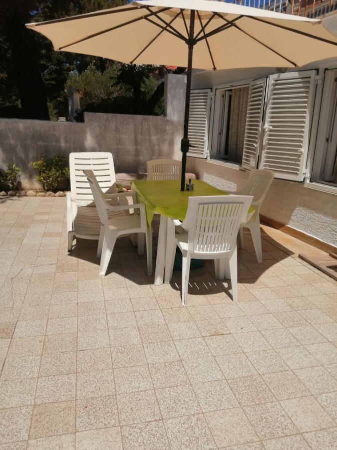 Sea Breeze Apartments With Private Beach And Boat Anchorage Stara Novalja Exterior photo