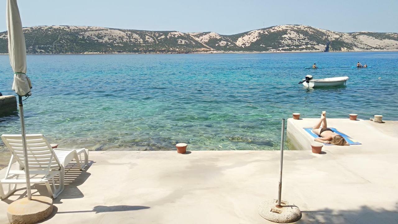 Sea Breeze Apartments With Private Beach And Boat Anchorage Stara Novalja Exterior photo