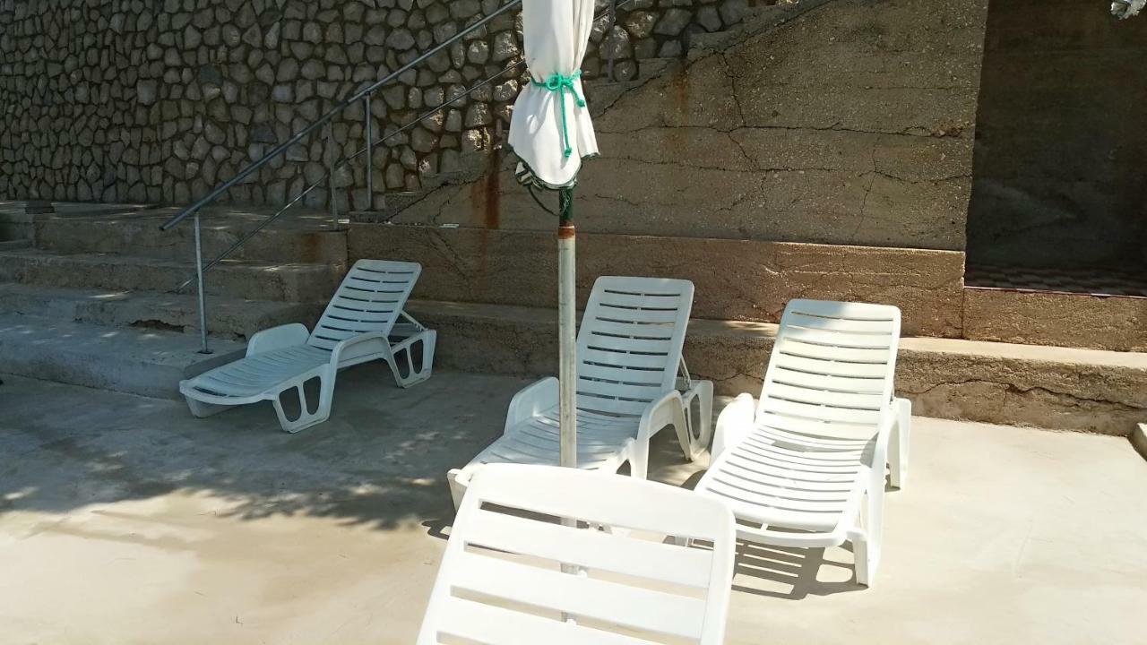 Sea Breeze Apartments With Private Beach And Boat Anchorage Stara Novalja Exterior photo