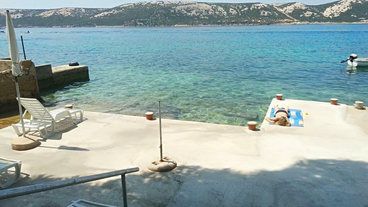 Sea Breeze Apartments With Private Beach And Boat Anchorage Stara Novalja Exterior photo